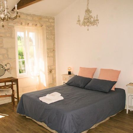 Entre Pierre Et Bois Appartement Saint-Savinien Buitenkant foto