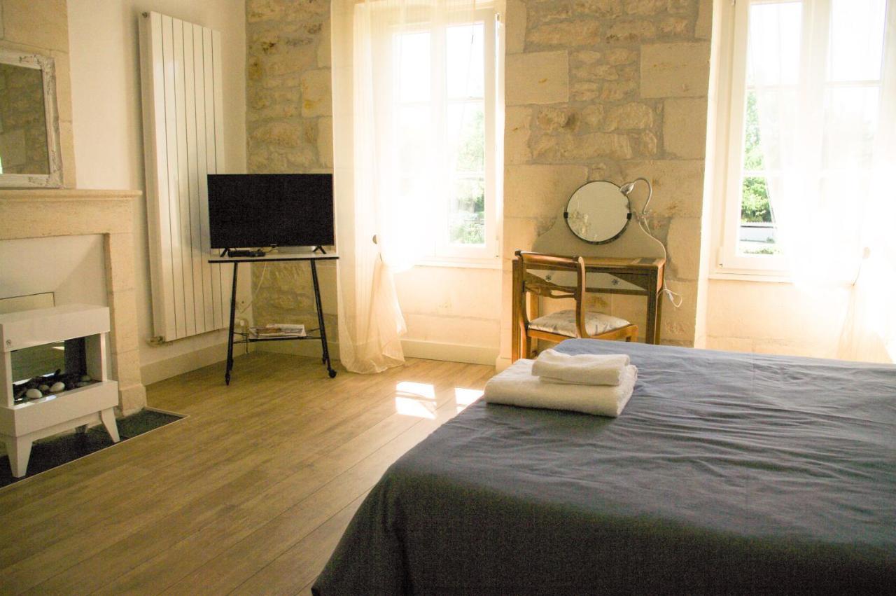 Entre Pierre Et Bois Appartement Saint-Savinien Buitenkant foto